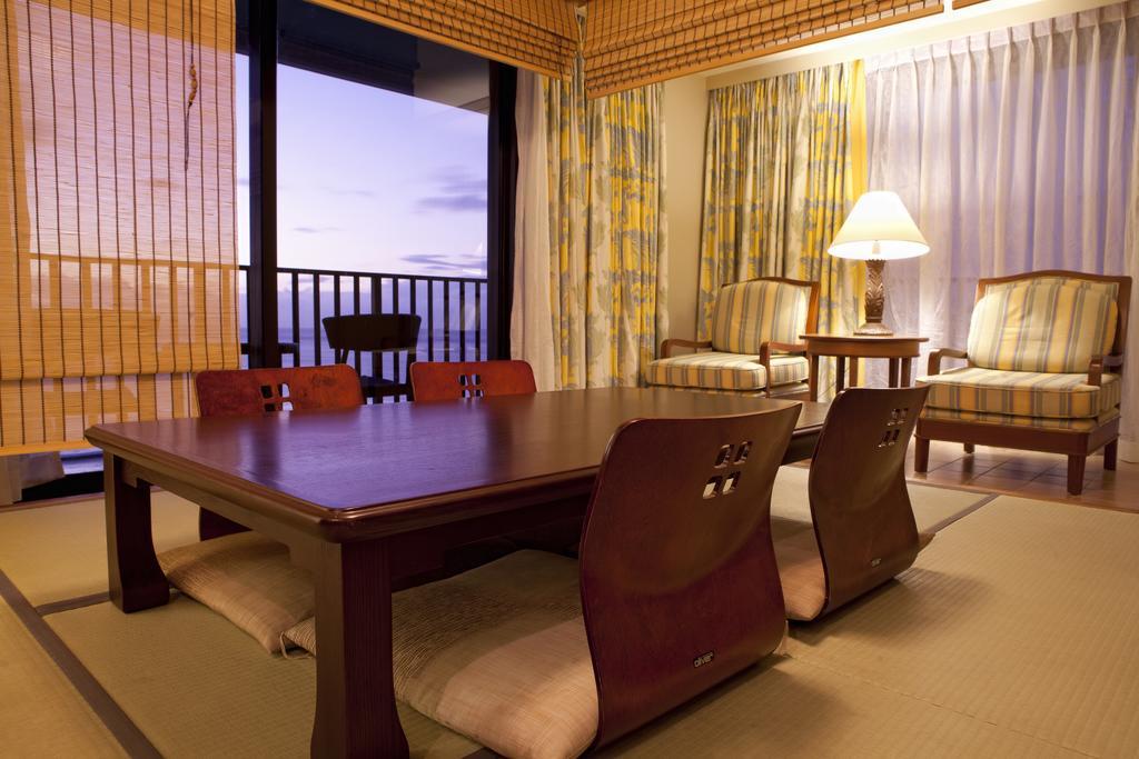 กวม รีฟ โฮเต็ล Hotel ทูมอน ภายนอก รูปภาพ